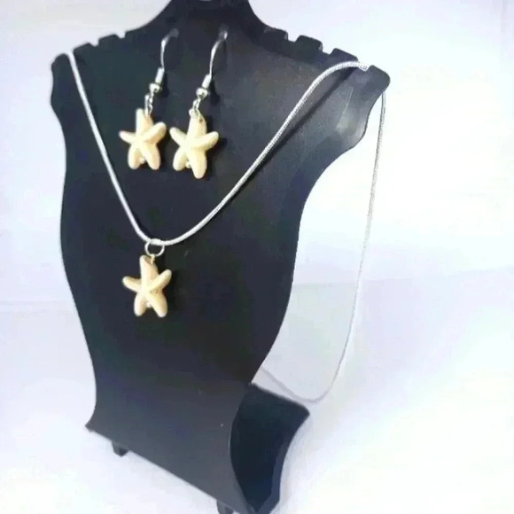 Handcrafted Howlite Turquoise Starfish Necklace and Earrings Set - Picture 2 of 4